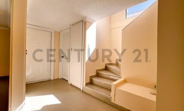 En Venta casa de 3 dormitorios San Antonio conjunto Laguna Azul