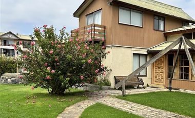 Casa en Venta en Camino Troncal / Los Cardos / Jardín botánico