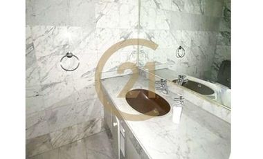 ARRIENDO AMPLIA CASA EN LOS DOMINICOS