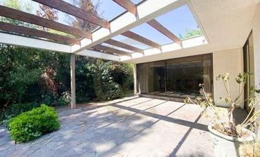 ARRIENDO AMPLIA CASA EN LOS DOMINICOS