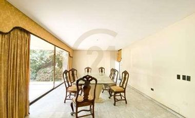 ARRIENDO AMPLIA CASA EN LOS DOMINICOS