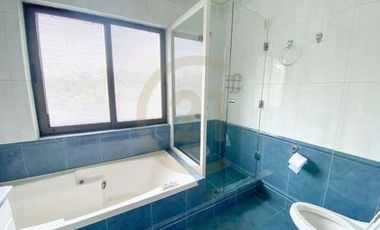 ARRIENDO AMPLIA CASA EN LOS DOMINICOS