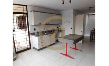 ARRIENDO AMPLIA CASA EN LOS DOMINICOS