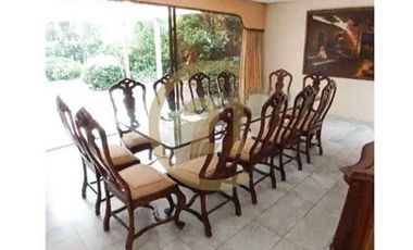 ARRIENDO AMPLIA CASA EN LOS DOMINICOS