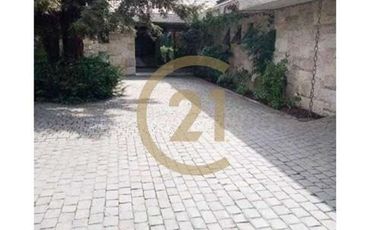 ARRIENDO AMPLIA CASA EN LOS DOMINICOS