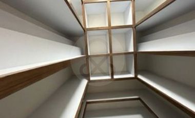 Casa en condominio en venta en Lomas de Tecamachalco