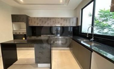 Casa en condominio en venta en Lomas de Tecamachalco