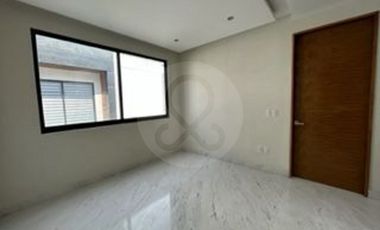 Casa en condominio en venta en Lomas de Tecamachalco