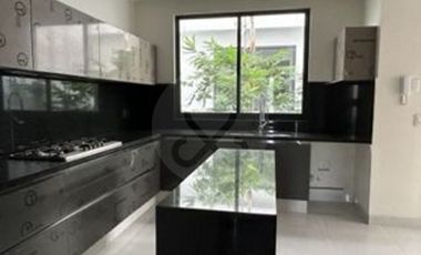 Casa en condominio en venta en Lomas de Tecamachalco