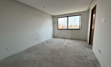Casa en condominio en venta en Lomas de Tecamachalco