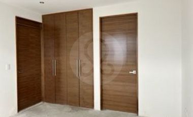 Casa en condominio en venta en Lomas de Tecamachalco