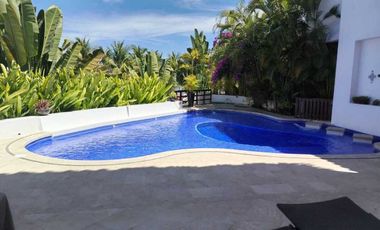 VILLA  DE LUJO EN VENTA PEGADA A LA PLAYA, KOVAY GARDENS