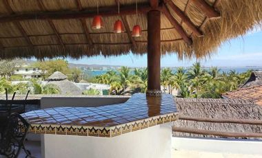 VILLA  DE LUJO EN VENTA PEGADA A LA PLAYA, KOVAY GARDENS