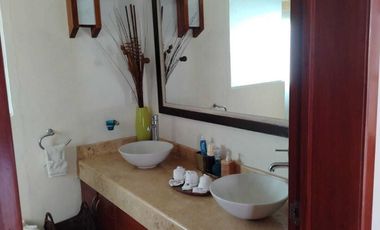 VILLA  DE LUJO EN VENTA PEGADA A LA PLAYA, KOVAY GARDENS