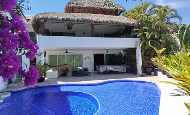 VILLA  DE LUJO EN VENTA PEGADA A LA PLAYA, KOVAY GARDENS