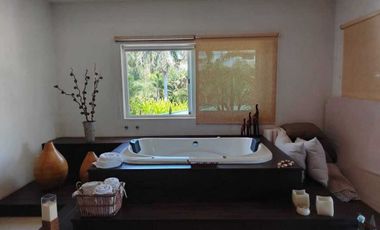 VILLA  DE LUJO EN VENTA PEGADA A LA PLAYA, KOVAY GARDENS