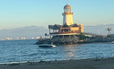 VILLA  DE LUJO EN VENTA PEGADA A LA PLAYA, KOVAY GARDENS