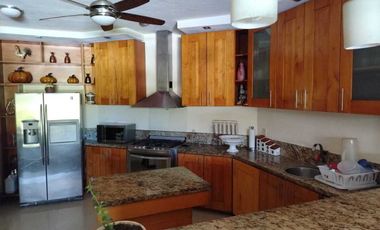 VILLA  DE LUJO EN VENTA PEGADA A LA PLAYA, KOVAY GARDENS