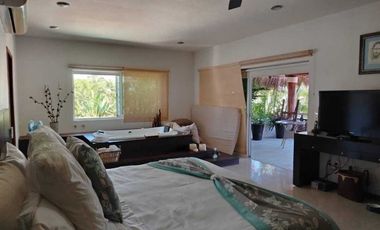 VILLA  DE LUJO EN VENTA PEGADA A LA PLAYA, KOVAY GARDENS
