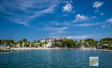 VILLA  DE LUJO EN VENTA PEGADA A LA PLAYA, KOVAY GARDENS
