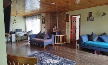 Casa en Venta en pedro lo miranda, porton negro de lata vereda oeste.