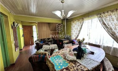 CASA DE ESQUINA DE 2 PISOS AV ARGENTINA VALDIVIA SOLO VTA CONTADO