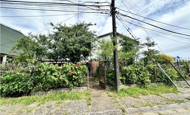 CASA DE ESQUINA DE 2 PISOS AV ARGENTINA VALDIVIA SOLO VTA CONTADO