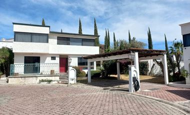VENTA DE CASA EN CONDOMINIO - HACIENDA SAN PEDRO -VILLAS DEL MESON JURIQUILLA