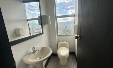🏡 OFICINA EN ARRIENDO UBICADA EN EL POBLADO SECTOR PARQUE LLERAS