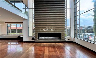 Moderna Casa con terraza en el exclusivo conjunto Guarigua, Cajicá