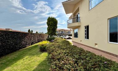 Moderna Casa con terraza en el exclusivo conjunto Guarigua, Cajicá