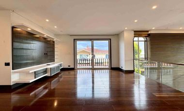 Moderna Casa con terraza en el exclusivo conjunto Guarigua, Cajicá