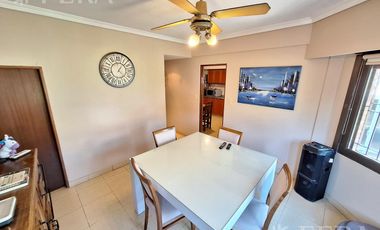 Venta casa 5 ambientes con cochera y jardín en Quilmes Oeste