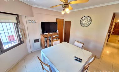 Venta casa 5 ambientes con cochera y jardín en Quilmes Oeste
