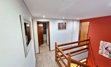 Venta casa 5 ambientes con cochera y jardín en Quilmes Oeste