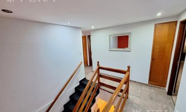 Venta casa 5 ambientes con cochera y jardín en Quilmes Oeste