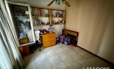 Venta Casa tipo Triplex en Villa Sarmiento