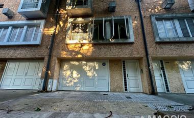 Venta Casa tipo Triplex en Villa Sarmiento