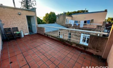 Venta Casa tipo Triplex en Villa Sarmiento