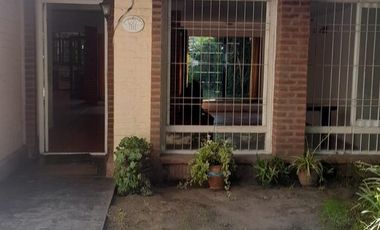 Casa en lote grande con piscina