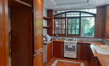 Casa en lote grande con piscina