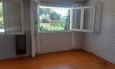 Casa en lote grande con piscina