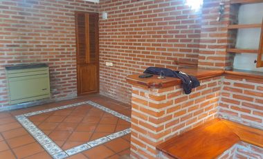 Casa en lote grande con piscina