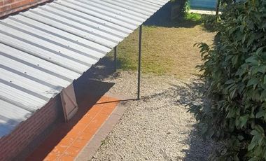 Casa en lote grande con piscina