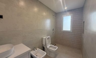 Casa en  venta en Acacias con pileta y  todos los cuartos en suites