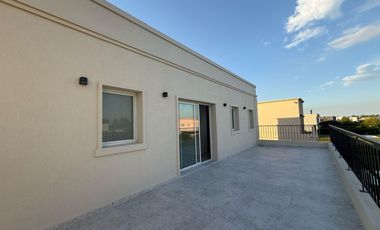 Casa en  venta en Acacias con pileta y  todos los cuartos en suites