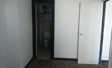 Oficina de 3 ambientes con baño privado  en Monserrat
