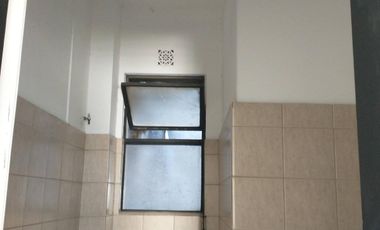Oficina de 3 ambientes con baño privado  en Monserrat