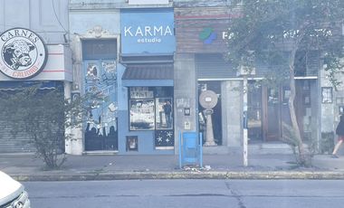 Local en venta, Montevideo e/7 y 8, Berisso
