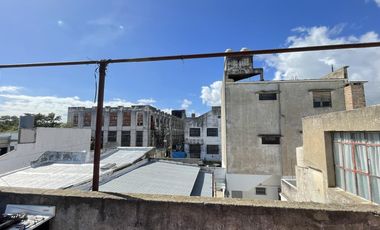 Local en venta, Montevideo e/7 y 8, Berisso